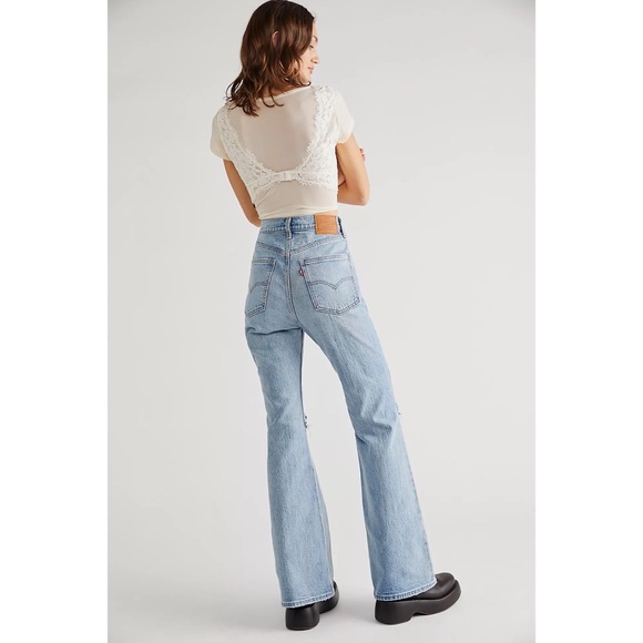 NEW Levi's Premium 70s High Rise Flare Jeans - Picture 2 of 13